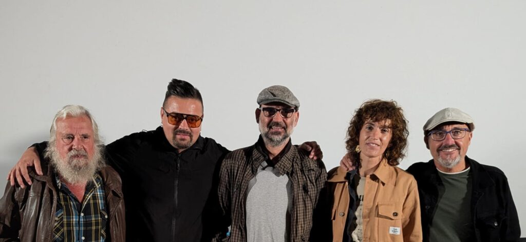Los protagonistas del día junto con la concejala de cultura de Mieres